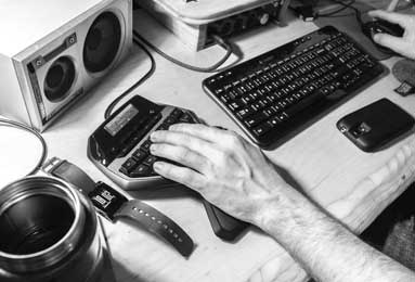 PG电子官方网站-尽情庆祝！赢下皇马后，赫塔费球员在更衣室吹大喇叭庆祝